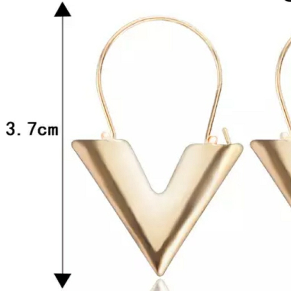 NEW Gold Tone V Earrings - Picture 3 of 7